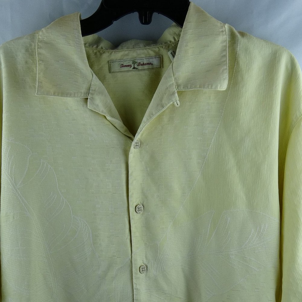 Tommy Bahama Men's Large Button Shirt Yellow